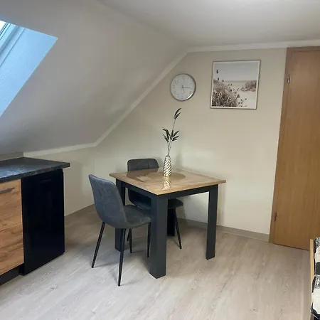 Zweibettzimmer *
